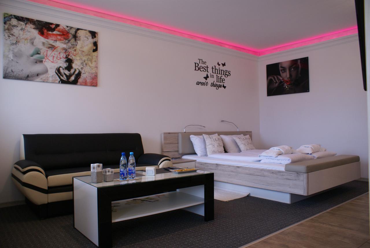 Top Oder Apartments- Private Parking Szczecin Exteriör bild