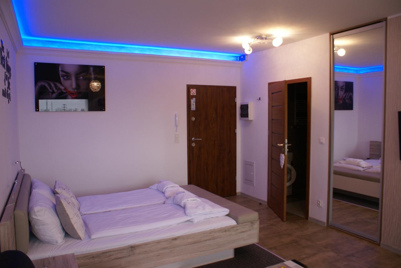 Top Oder Apartments- Private Parking Szczecin Exteriör bild